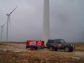 Centro de aerogeneradores - Un generador eléctrico movido por una turbina accionada por el viento (turbina eólica).